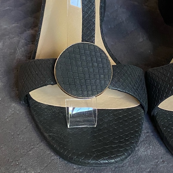 C Comfort Black Sandals - Picture 4 of 8